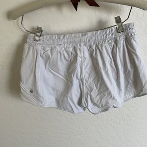Lululemon Hotty Hot Low Rise Shorts 2.5” White